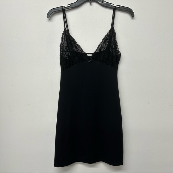 Dresses & Skirts - Lacy black slip dress 🕸️🖤